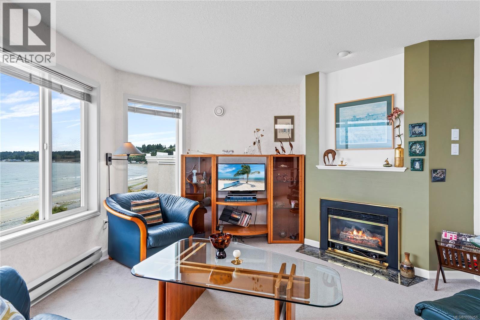 Photo 7 of 301 3156 Island Hwy W, Qualicum Beach BC