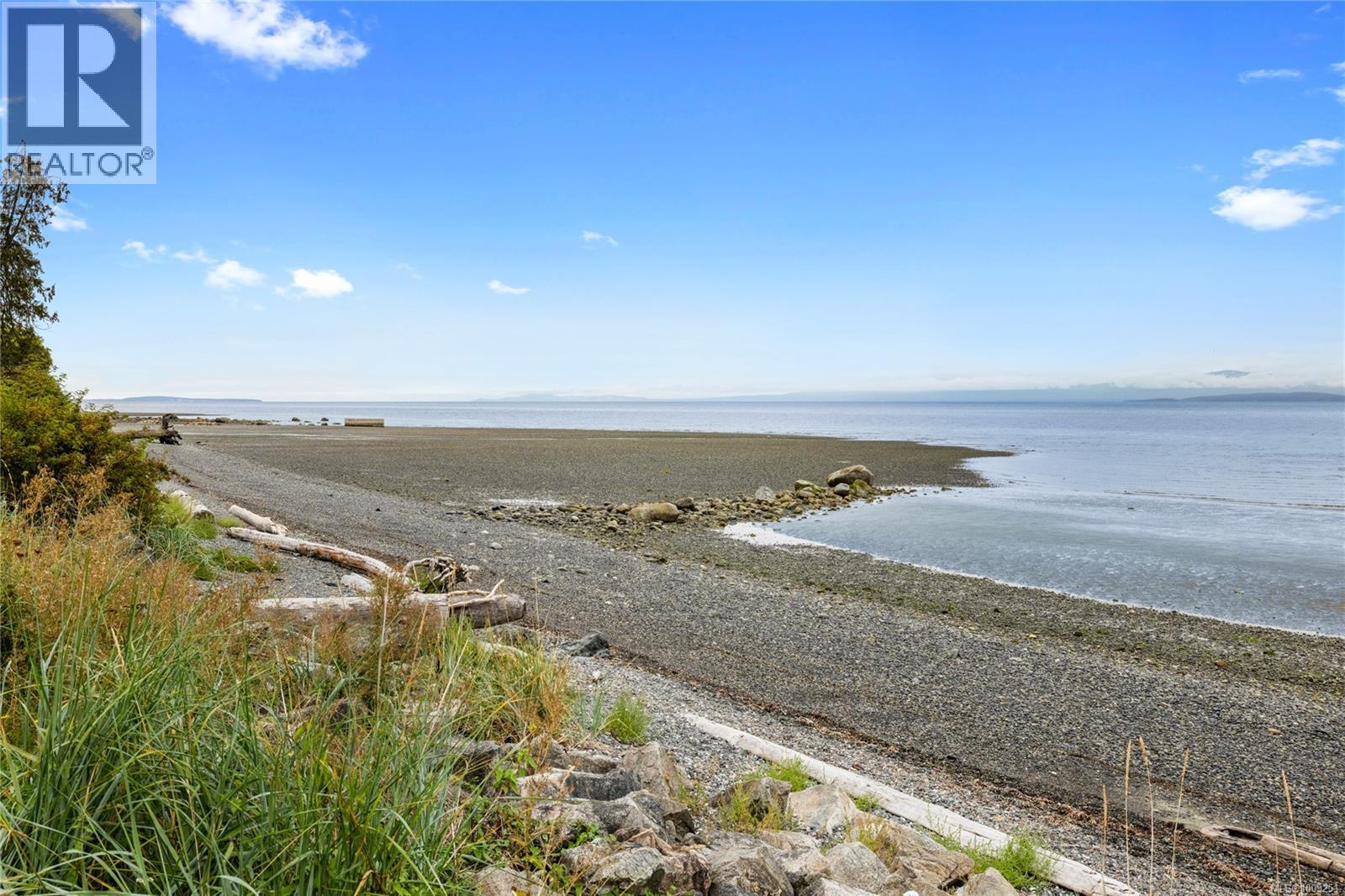 Photo 48 of 301 3156 Island Hwy W, Qualicum Beach BC