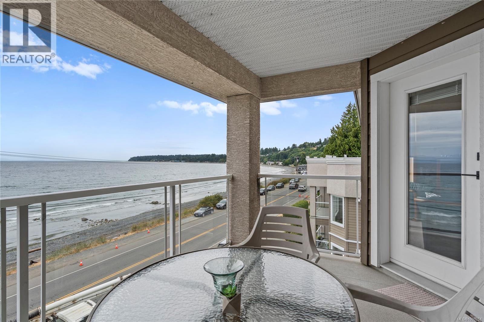Photo 13 of 301 3156 Island Hwy W, Qualicum Beach BC