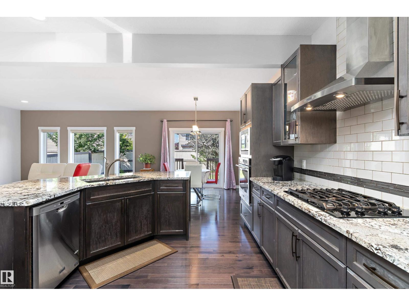 Photo 18 of 20620 97 Av Nw, Edmonton AB