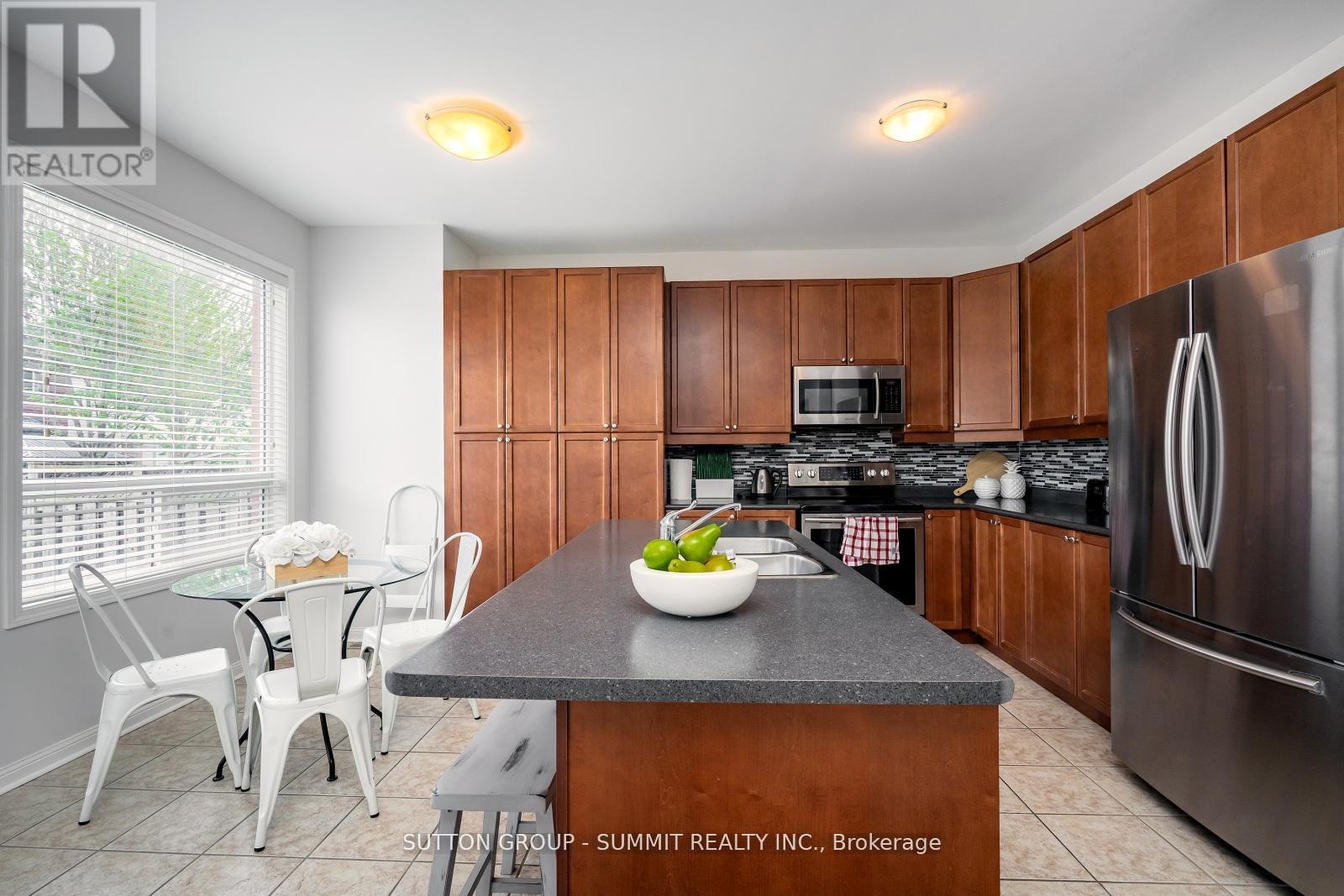 Photo 12 of 1283 Robson Crescent, Milton ON