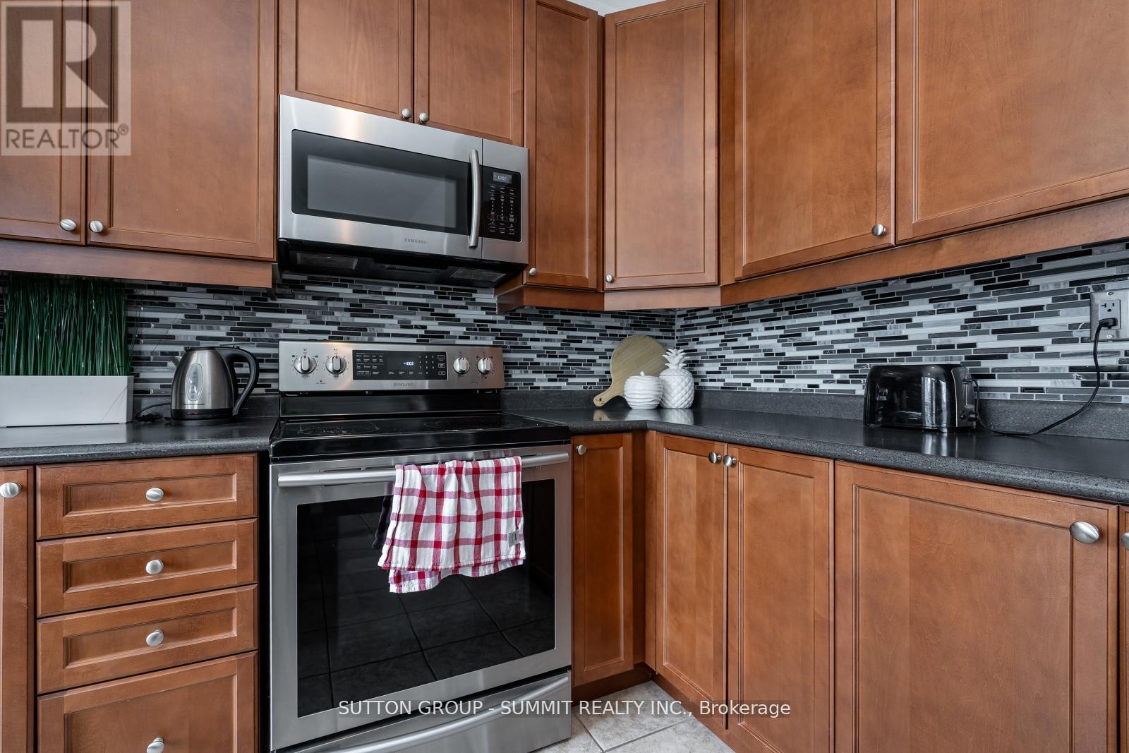 Photo 15 of 1283 Robson Crescent, Milton ON