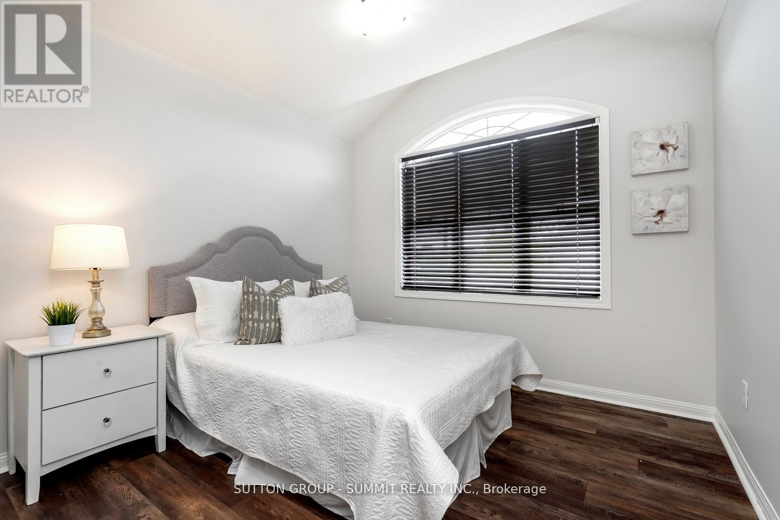 Photo 23 of 1283 Robson Crescent, Milton ON