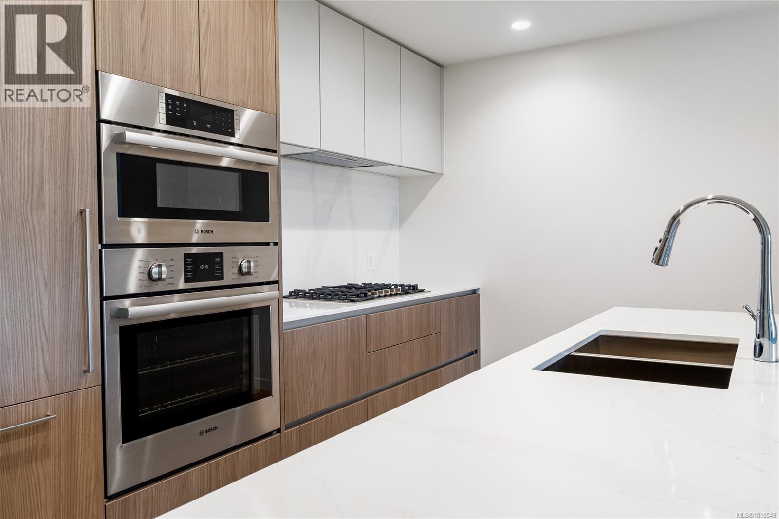 Photo 10 of 1012 2000 Hannington Rd, Langford BC