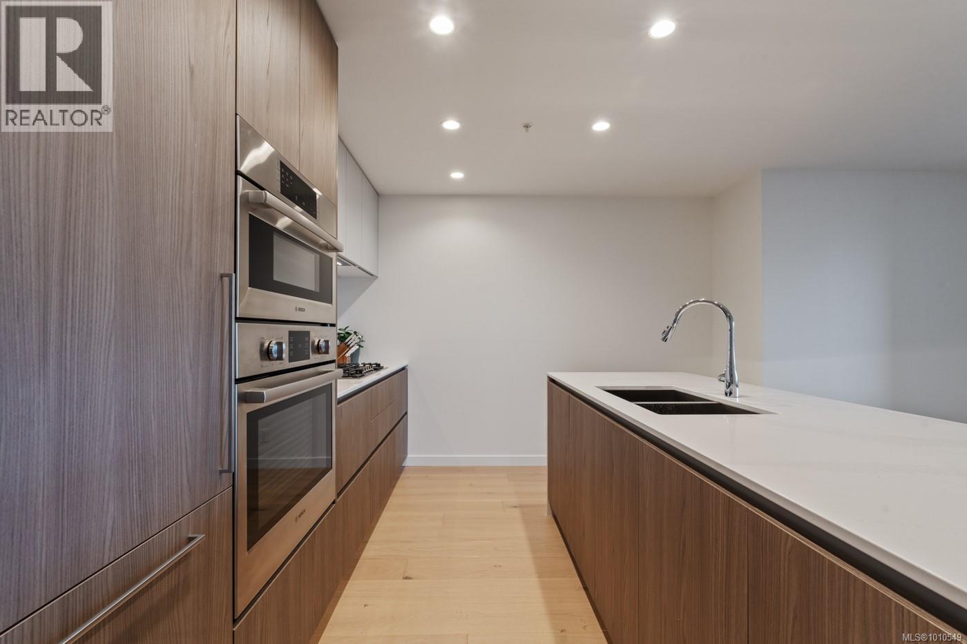 Photo 6 of 1012 2000 Hannington Rd, Langford BC