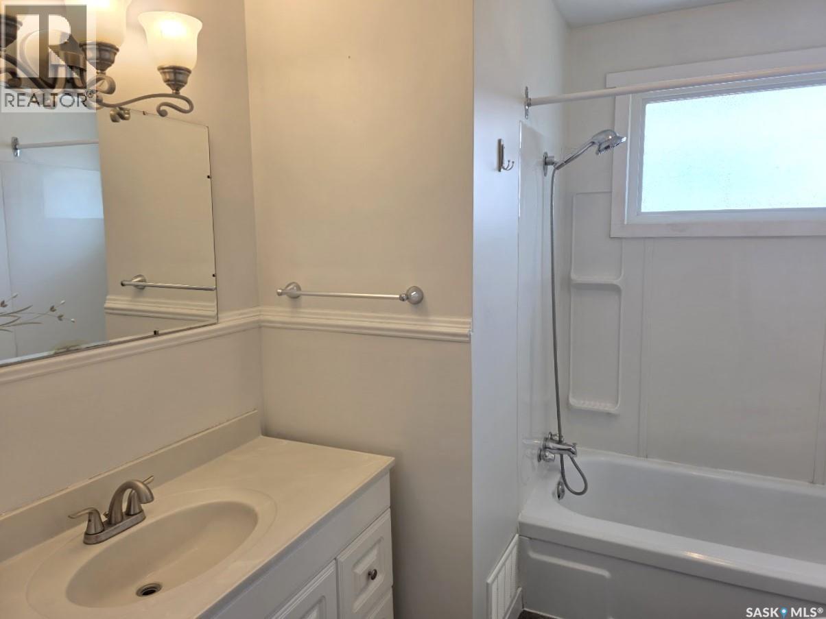 Photo 9 of 225 Semple Street, Outlook SK