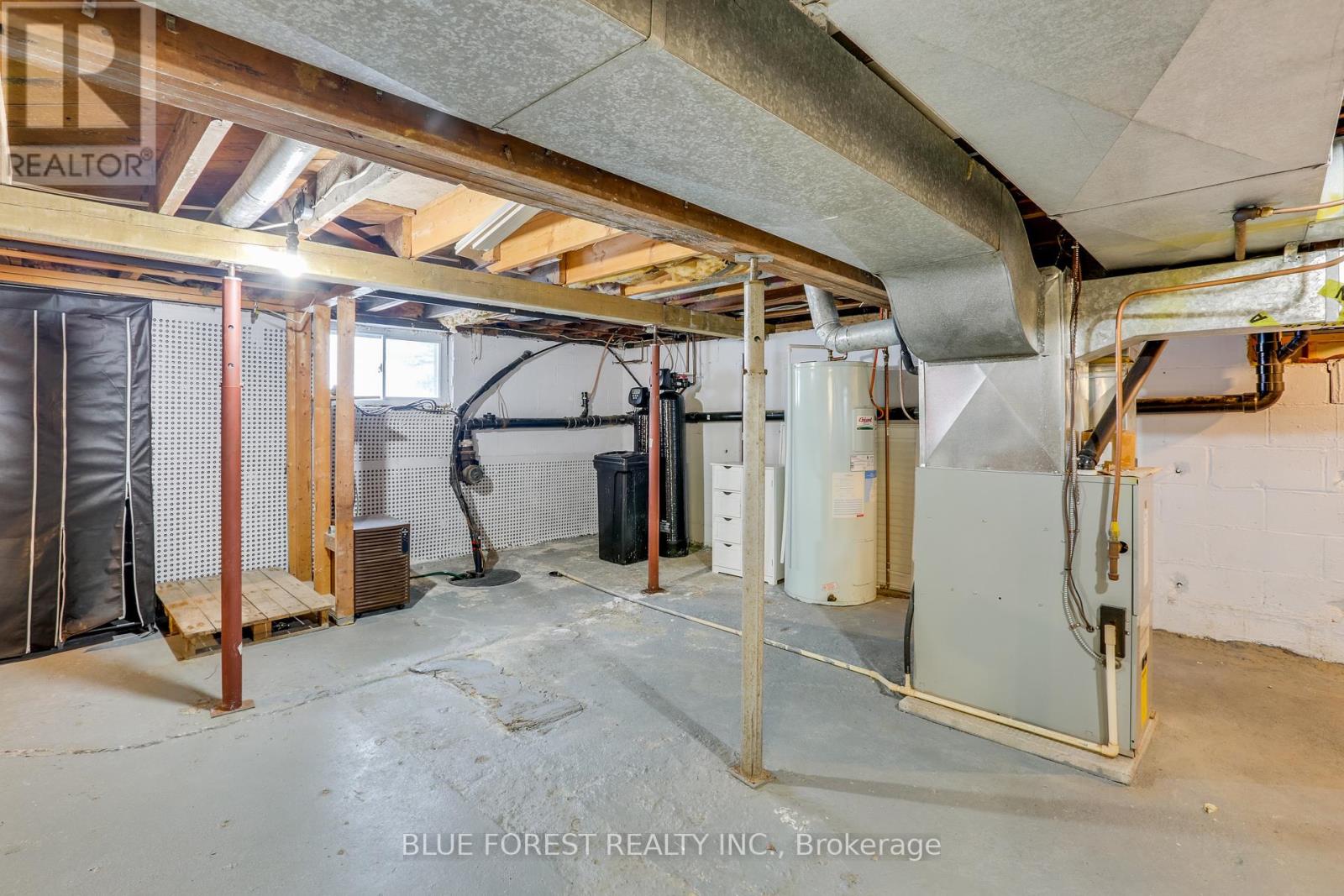 Photo 19 of 16916 Evelyn Drive, Thames Centre ON