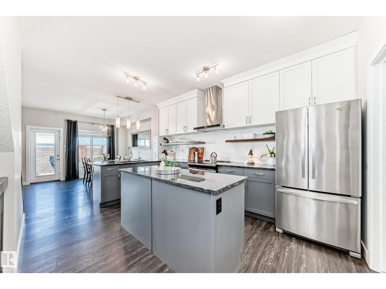 Photo 6 of 6406 49 Av, Beaumont AB