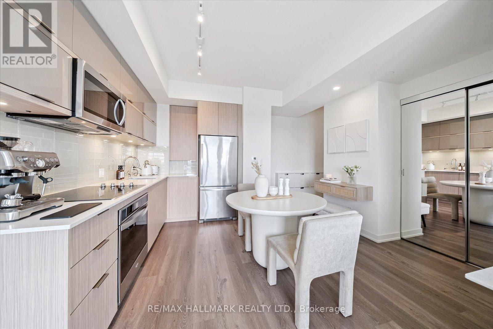 Photo 13 of 2204 10 Deerlick Court, Toronto ON