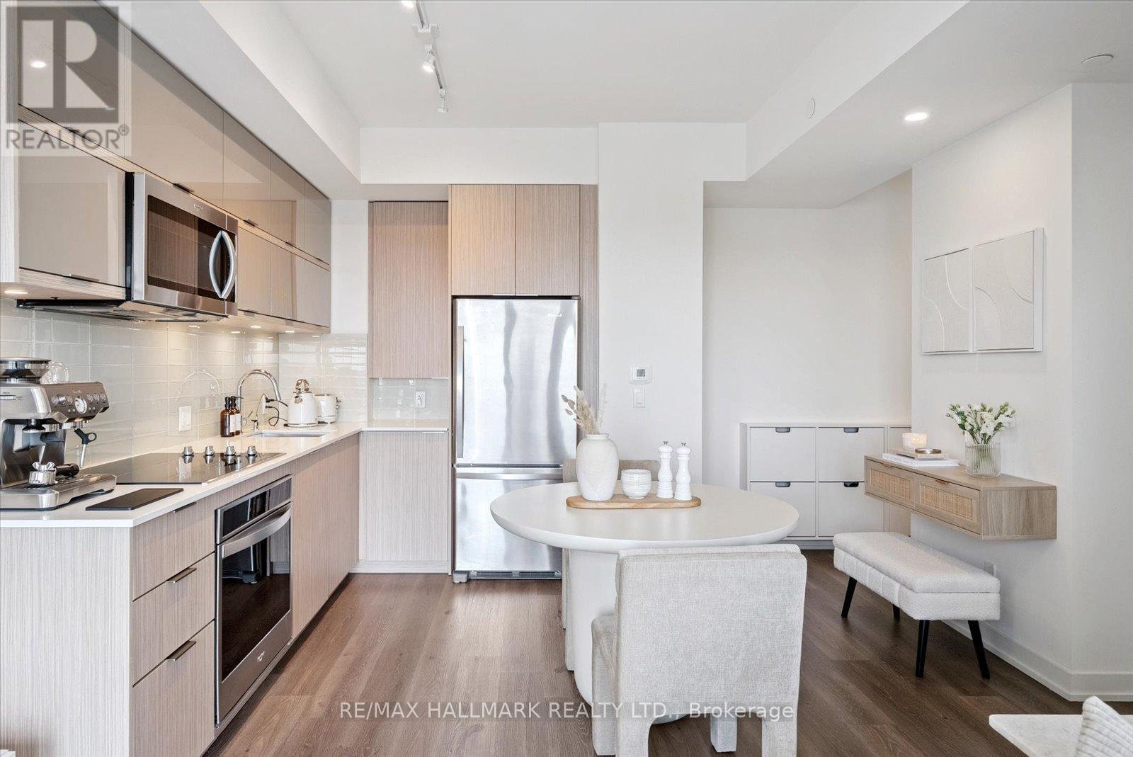 Photo 14 of 2204 10 Deerlick Court, Toronto ON