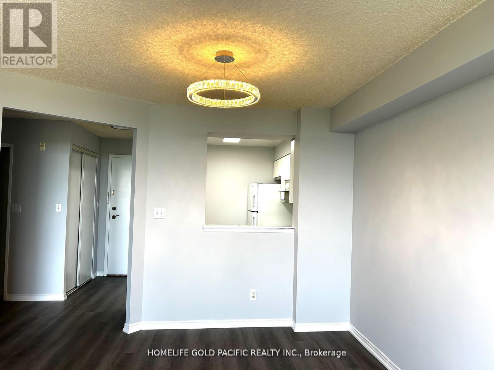 Photo 12 of 504 480 Mclevin Avenue, Toronto ON