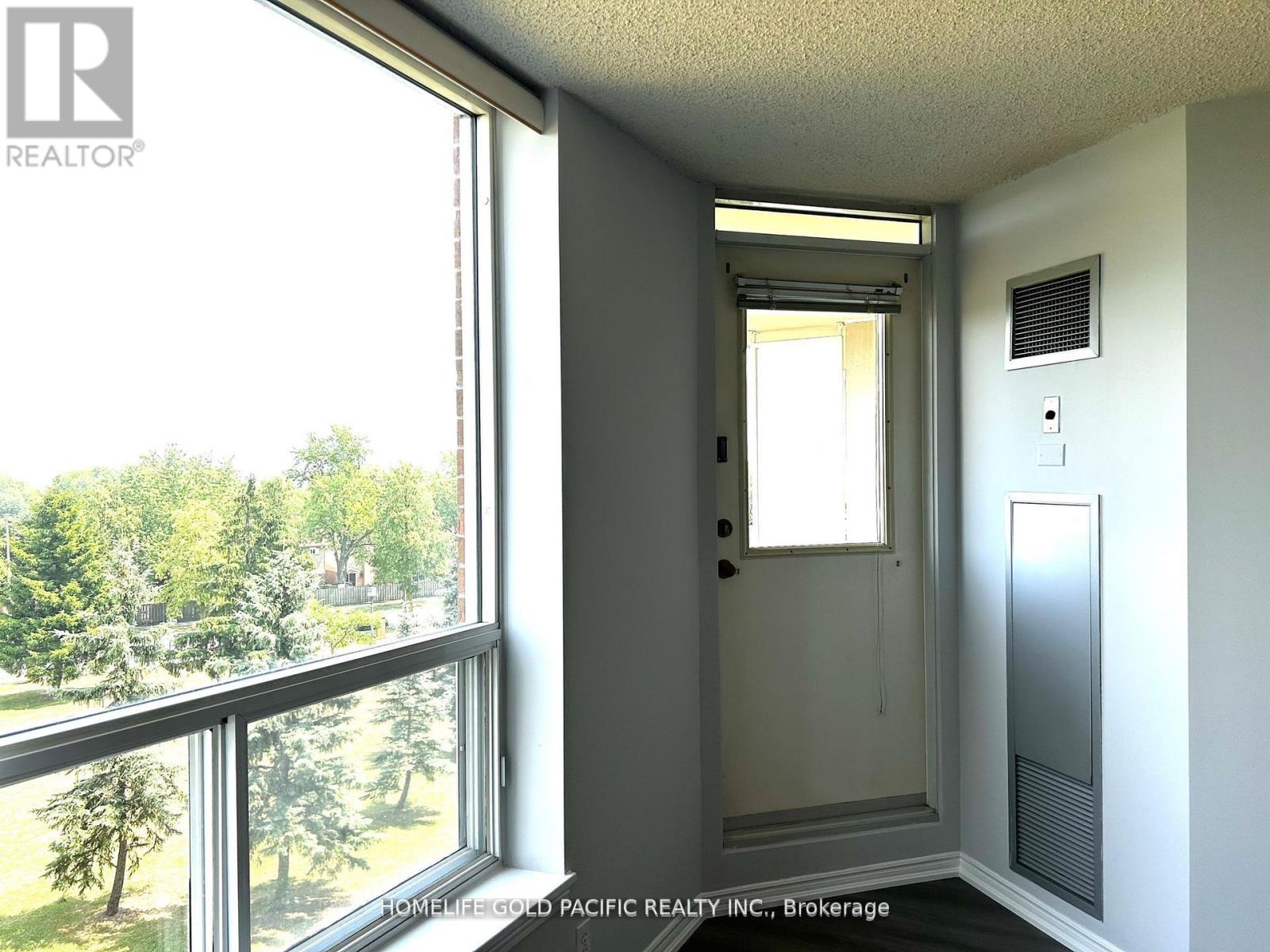 Photo 15 of 504 480 Mclevin Avenue, Toronto ON