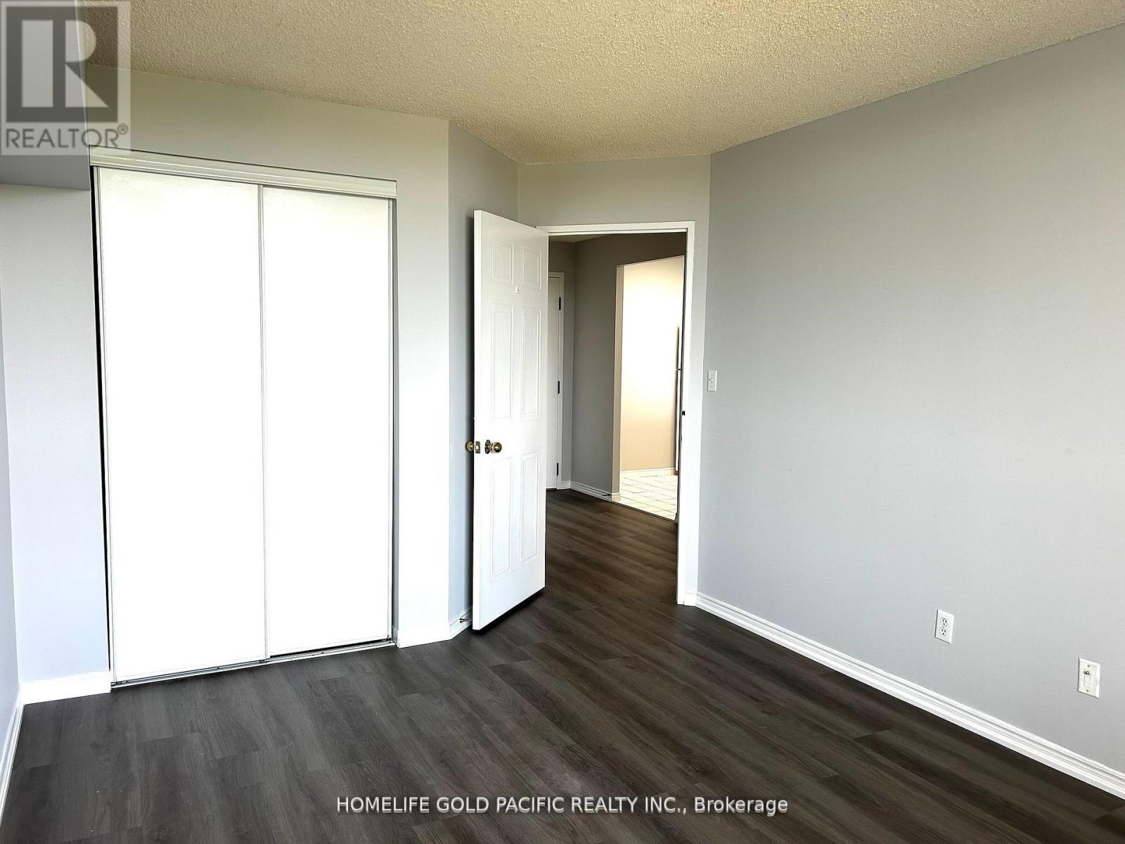 Photo 8 of 504 480 Mclevin Avenue, Toronto ON