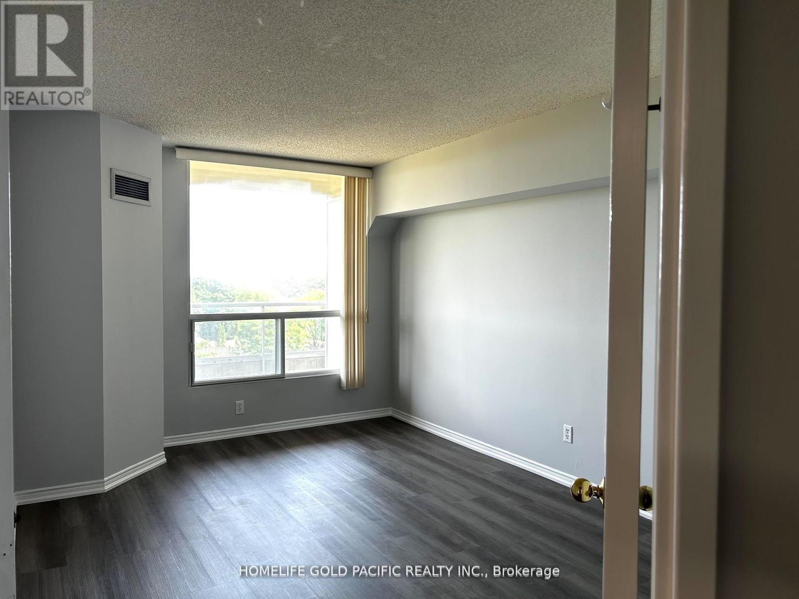 Photo 9 of 504 480 Mclevin Avenue, Toronto ON