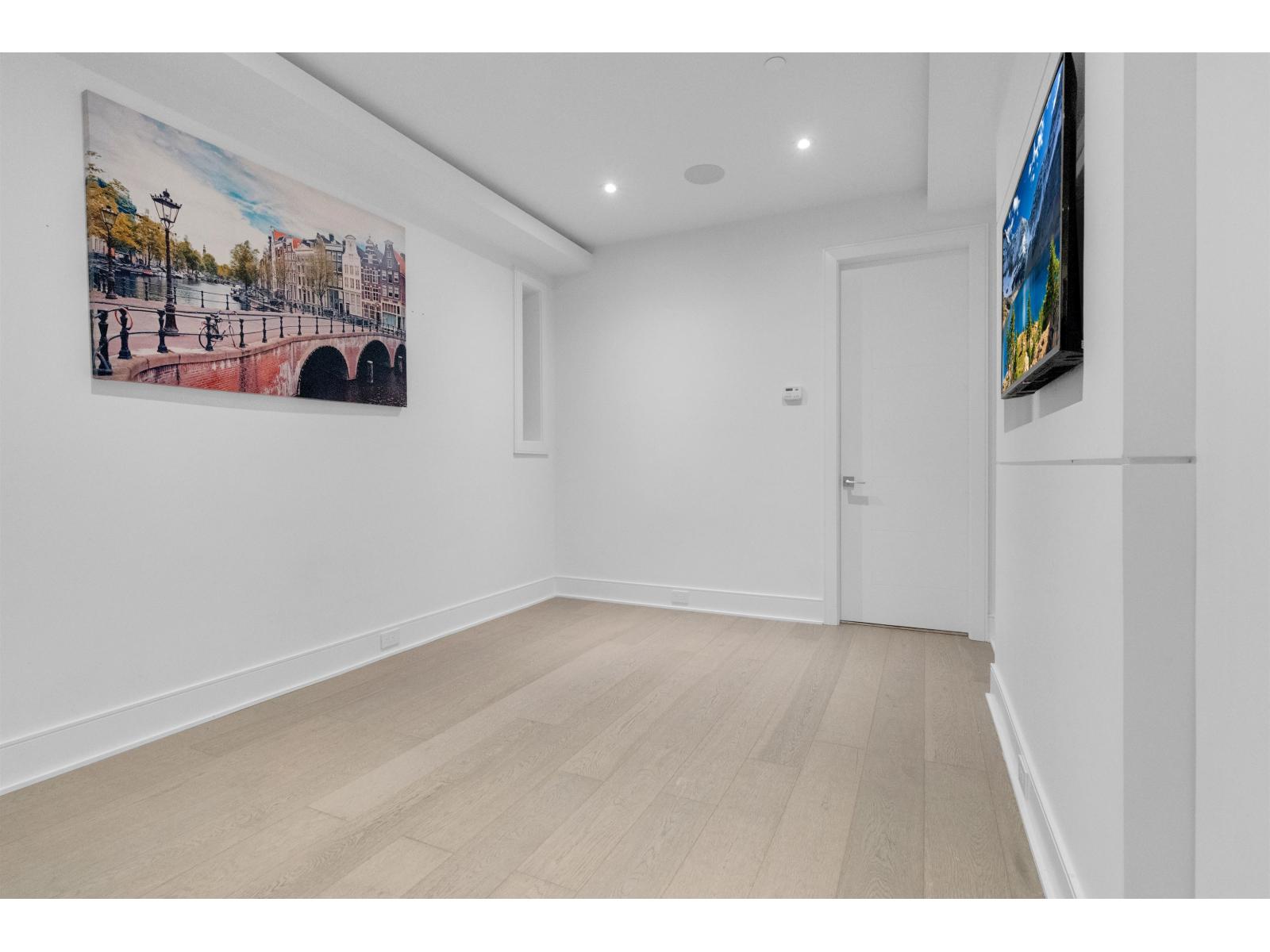 Photo 8 of 1440 Maple Street, White Rock BC