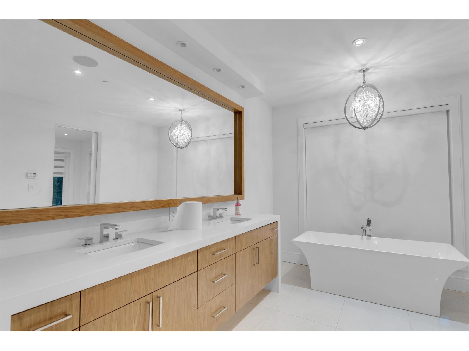 Photo 33 of 1440 Maple Street, White Rock BC