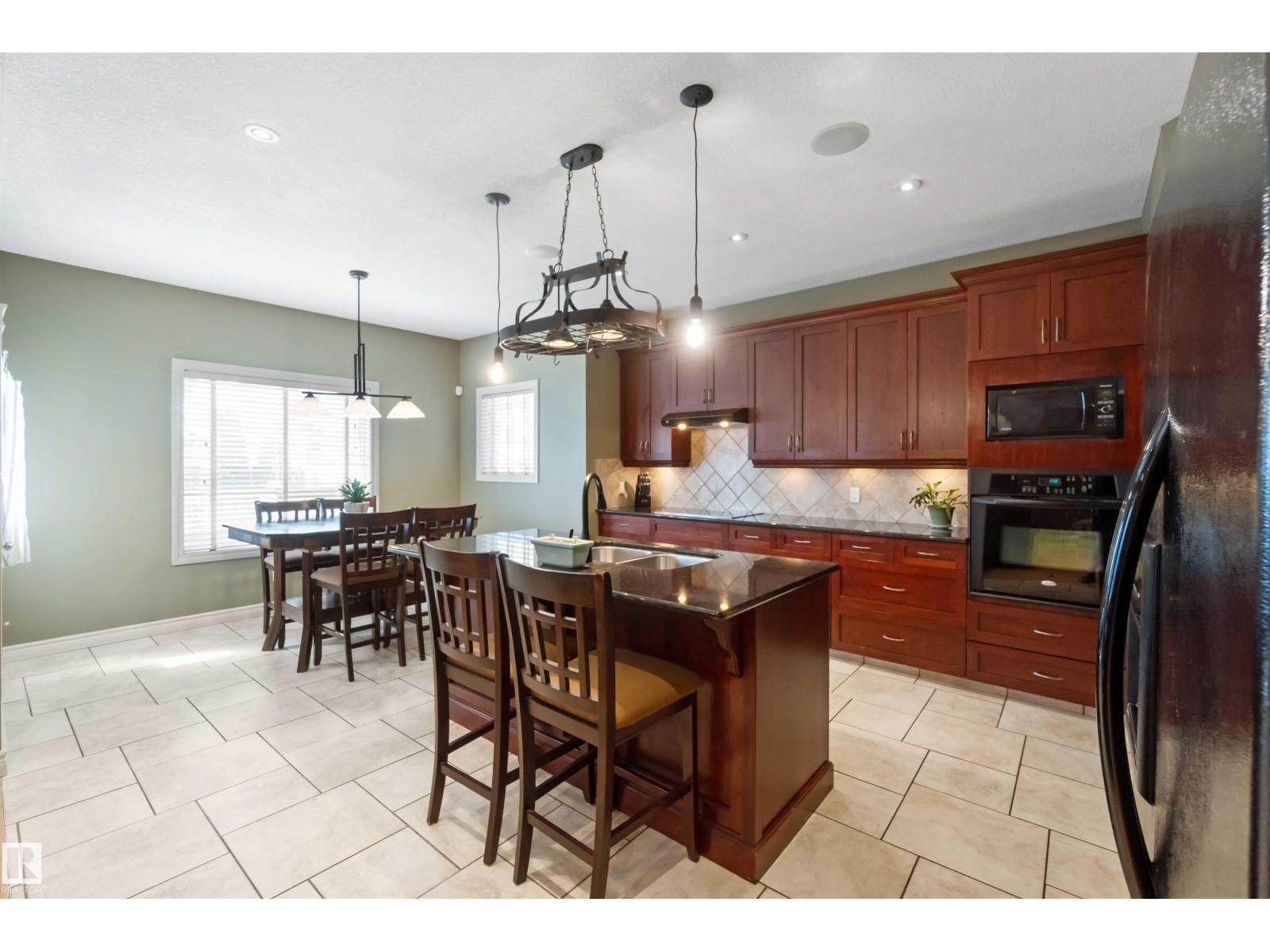 Photo 10 of 17440 119 St Nw, Edmonton AB