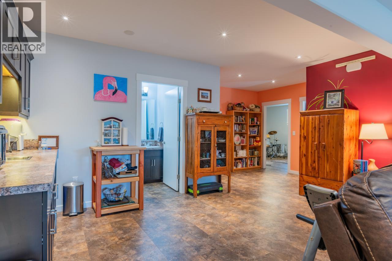 7150 DEVITO Drive, Trail