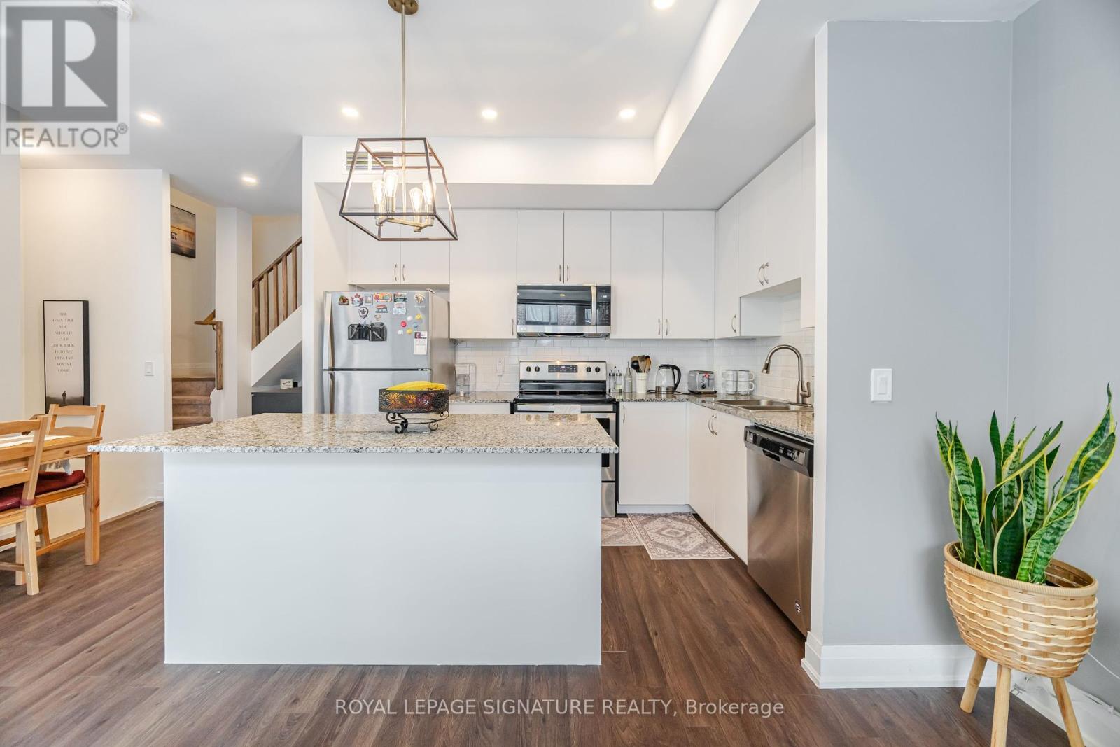 Photo 10 of D 603 5289 Highway 7, Vaughan ON