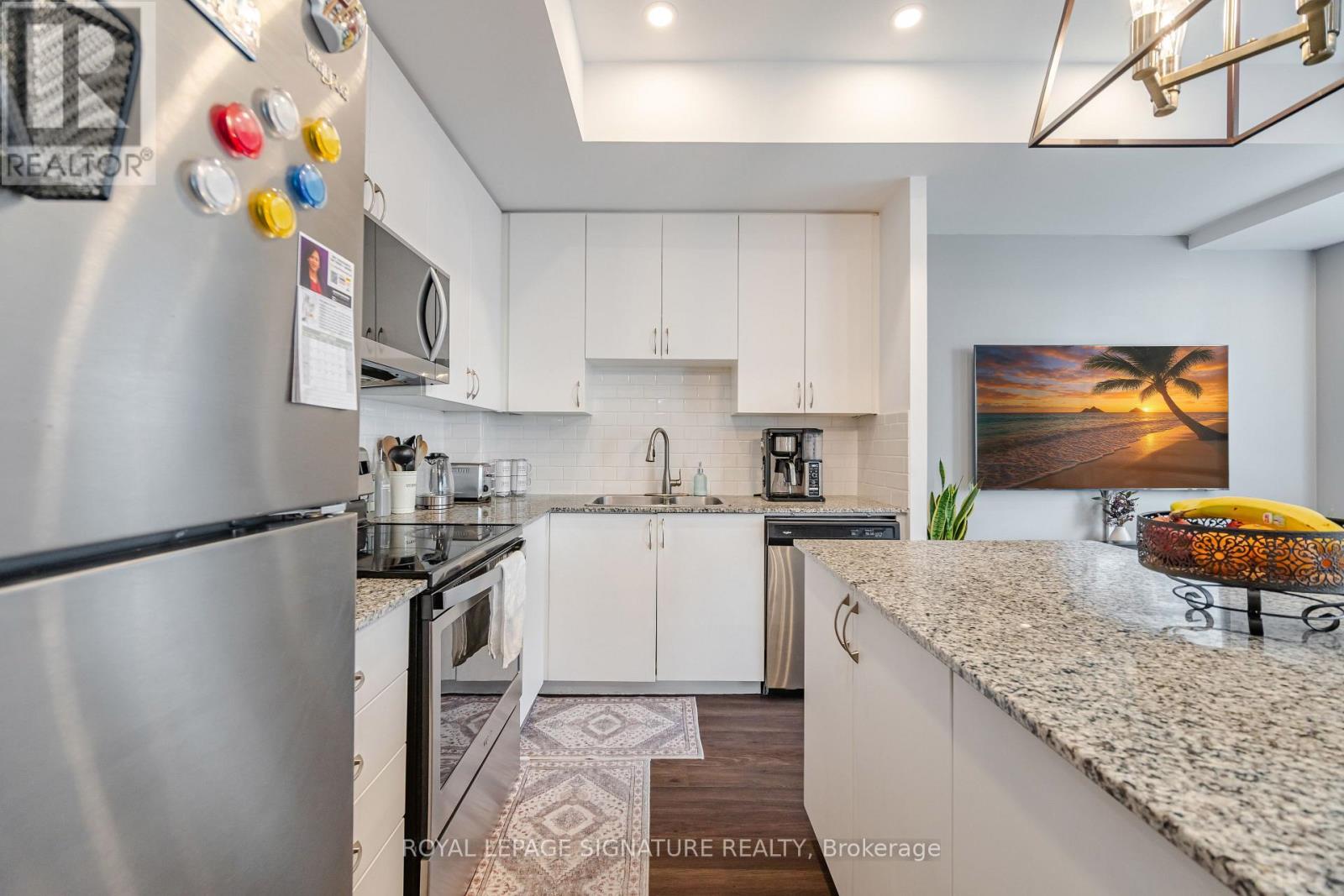 Photo 11 of D 603 5289 Highway 7, Vaughan ON