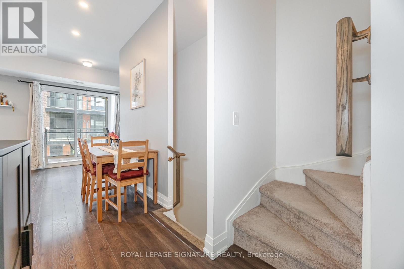 Photo 6 of D 603 5289 Highway 7, Vaughan ON