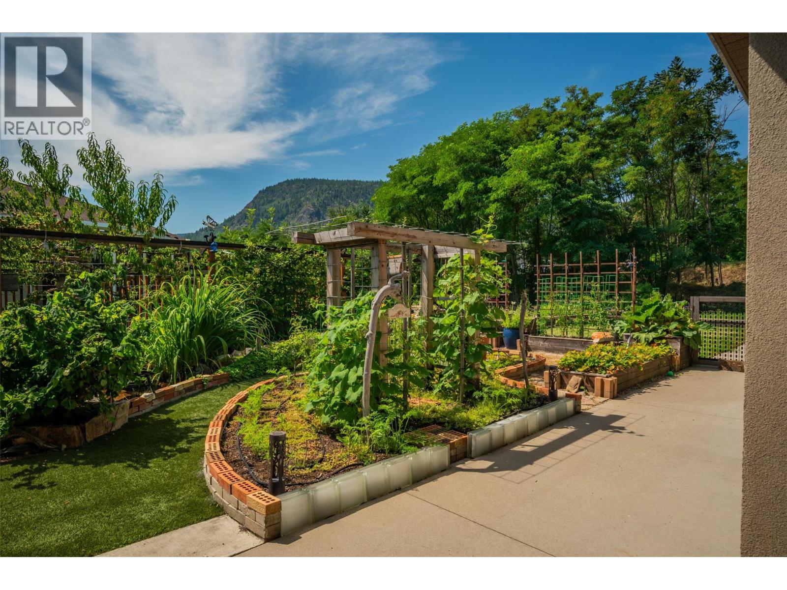 7150 DEVITO Drive, Trail
