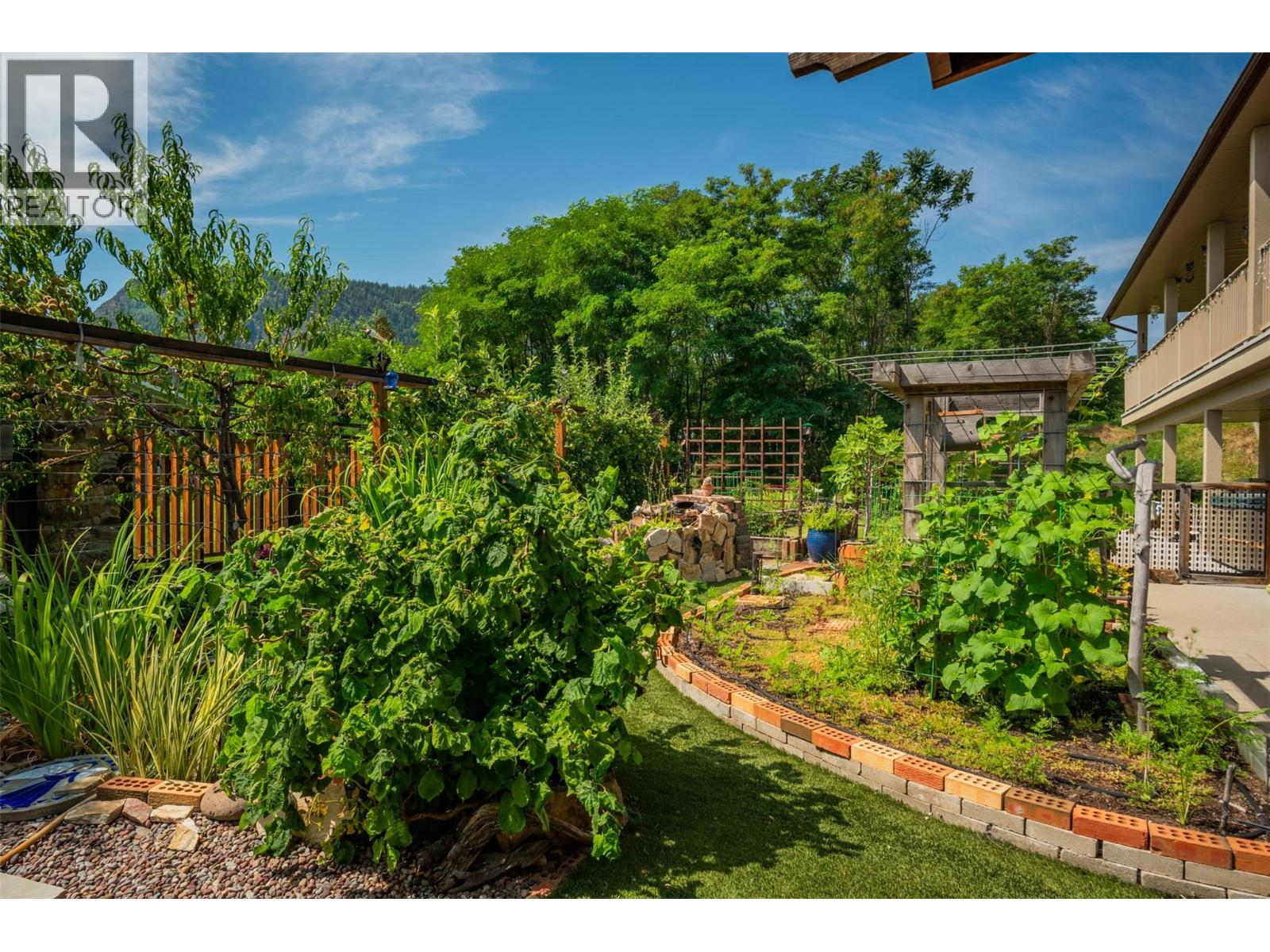 7150 DEVITO Drive, Trail