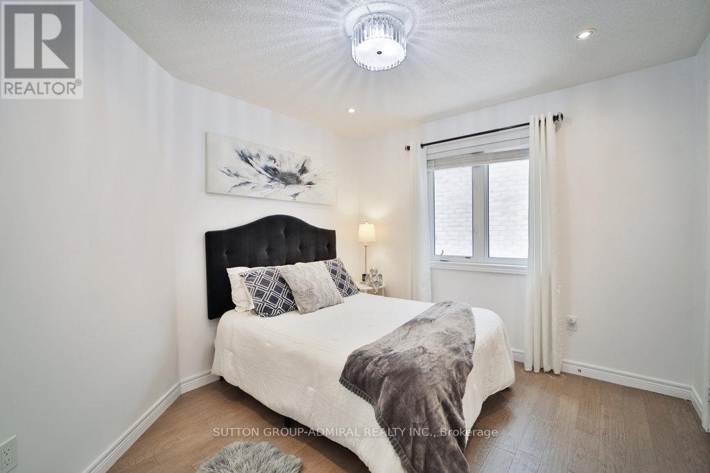 Photo 19 of 15 Jocada Court, Richmond Hill ON