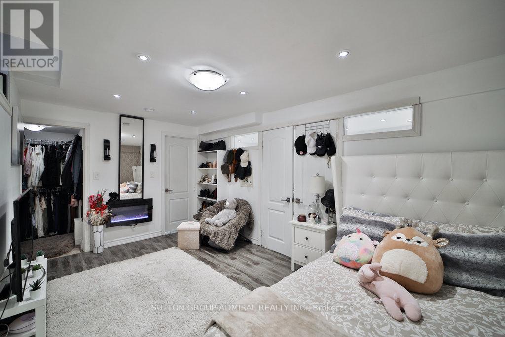 Photo 26 of 15 Jocada Court, Richmond Hill ON