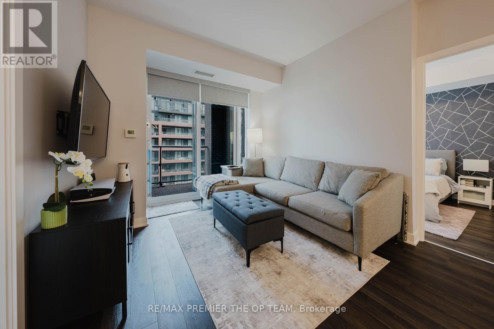 Photo 15 of 707 100 Eagle Rock Way, Vaughan ON