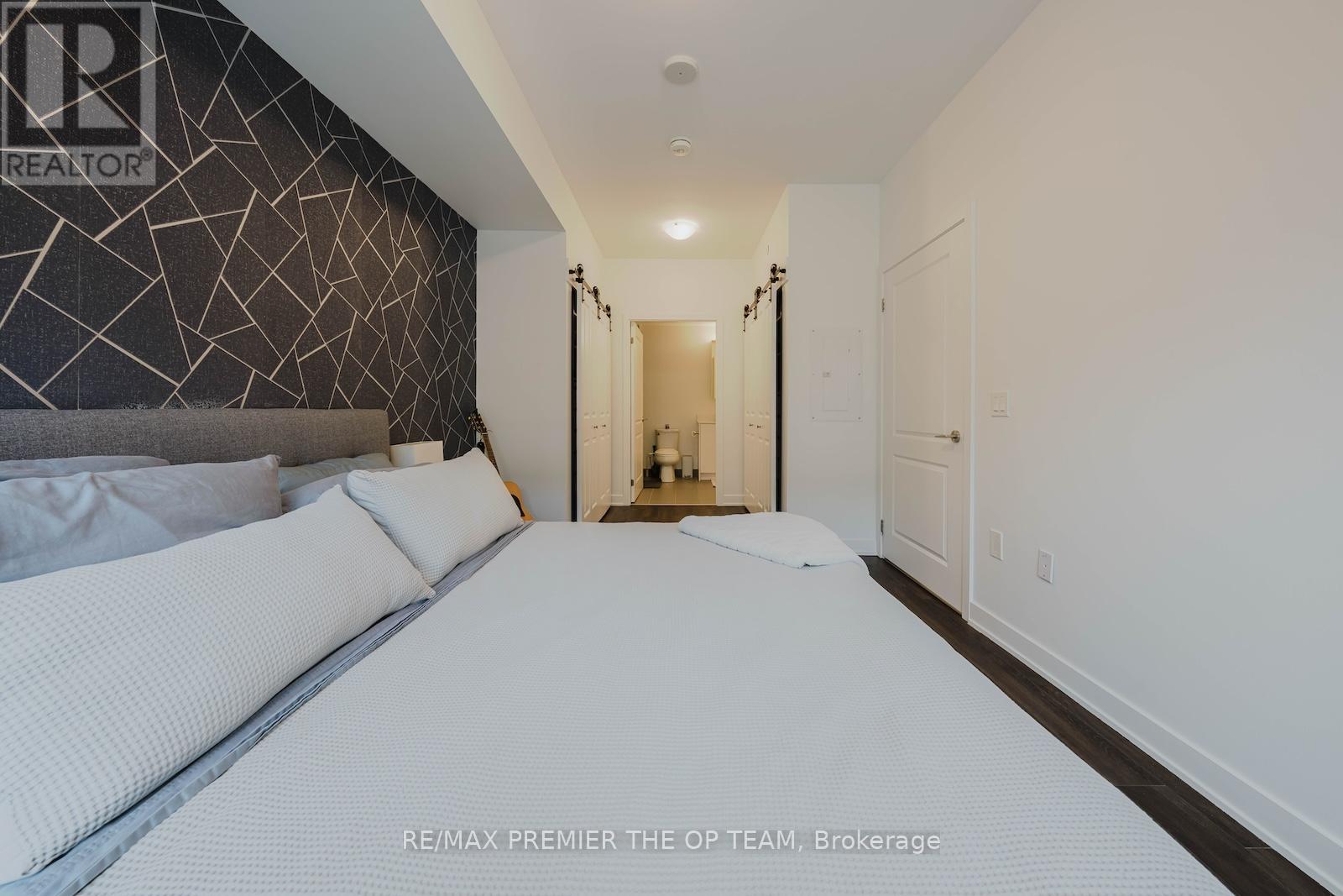 Photo 20 of 707 100 Eagle Rock Way, Vaughan ON
