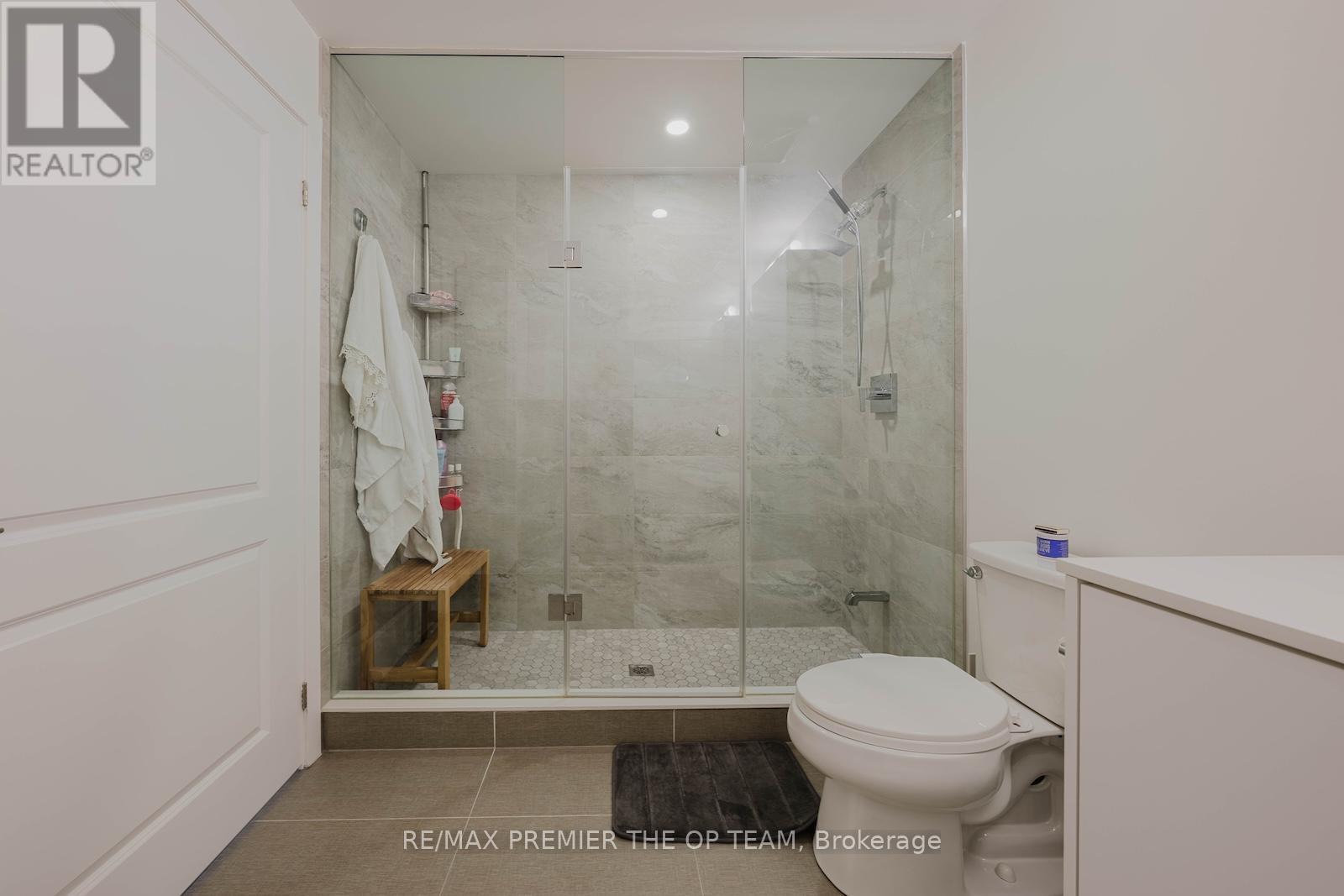 Photo 22 of 707 100 Eagle Rock Way, Vaughan ON