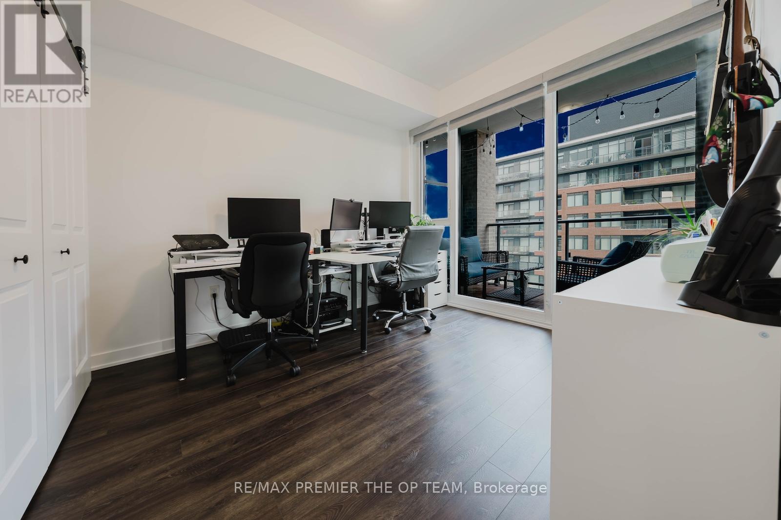 Photo 23 of 707 100 Eagle Rock Way, Vaughan ON