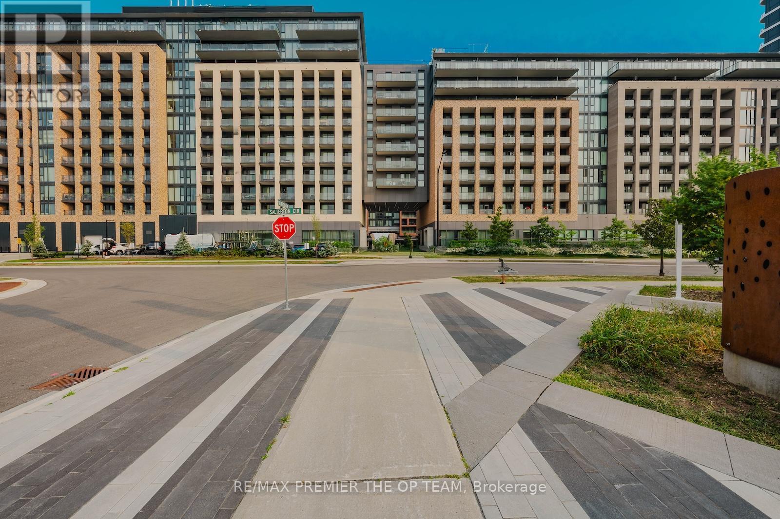 Photo 32 of 707 100 Eagle Rock Way, Vaughan ON
