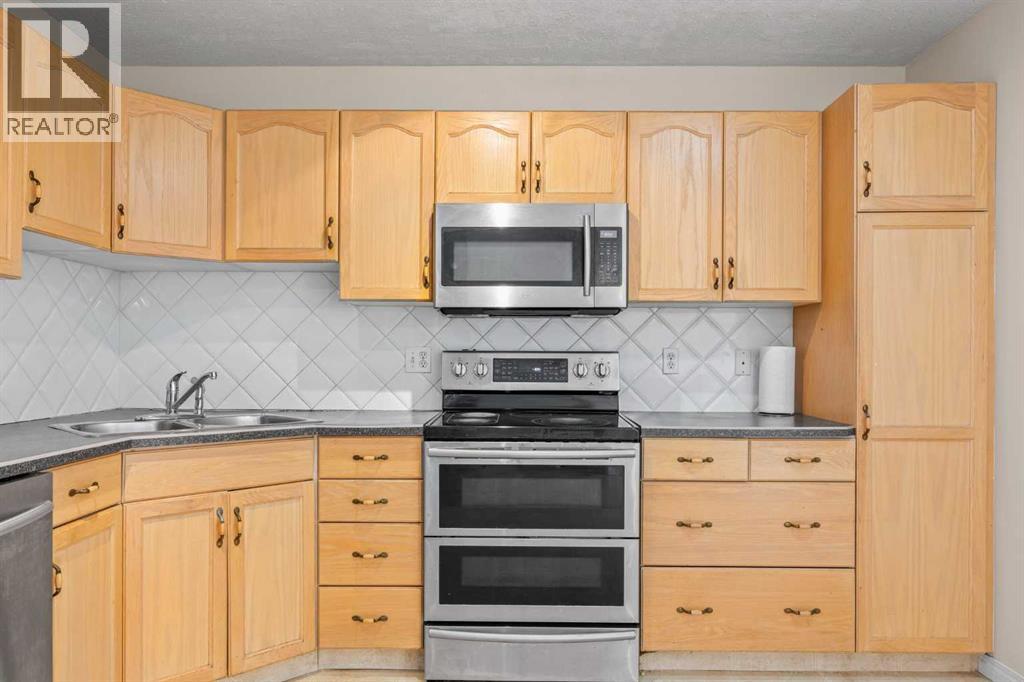 Single Family House for Sale in  Chaparral Ridge Terrace SE Chaparral Calgary 
