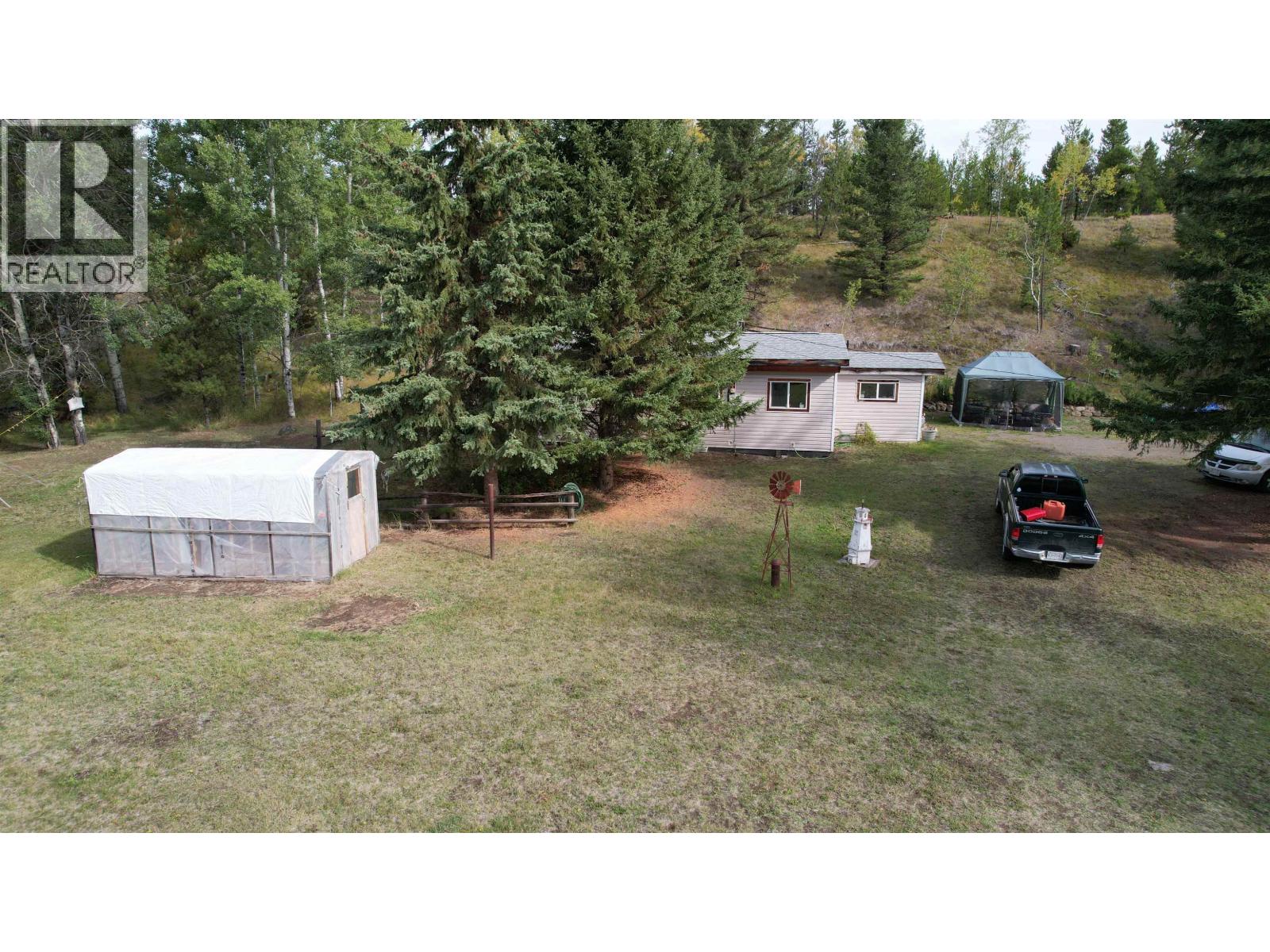 8043 83 MILE ROAD, Lone Butte
