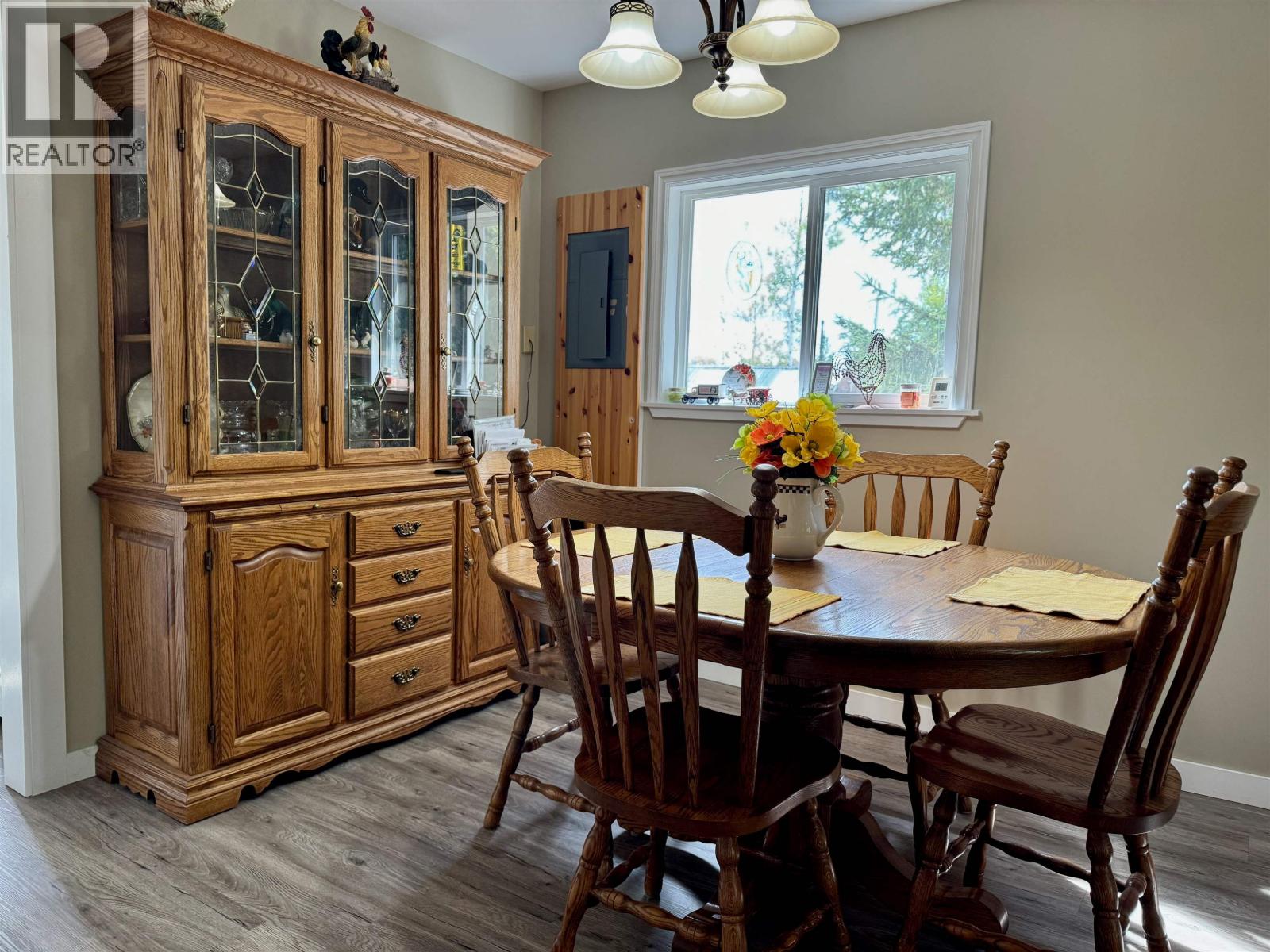 8043 83 MILE ROAD, Lone Butte
