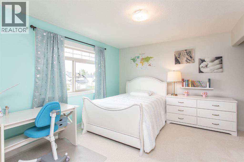Photo 24 of 131 Isherwood Close, Red Deer AB