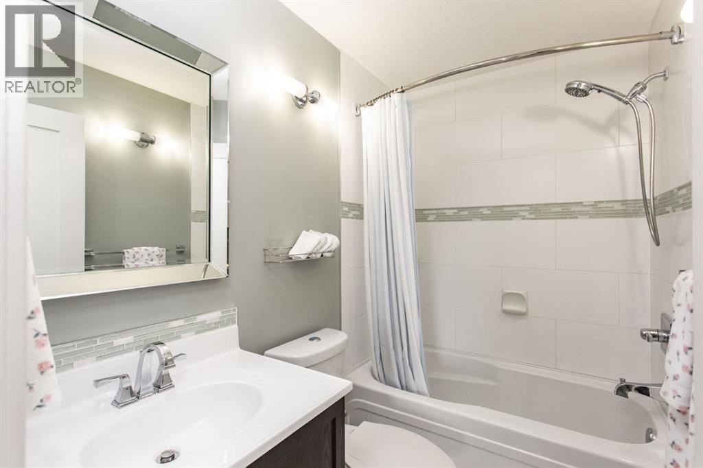 Photo 25 of 131 Isherwood Close, Red Deer AB