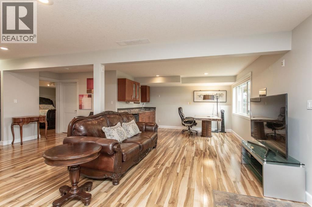 Photo 36 of 131 Isherwood Close, Red Deer AB