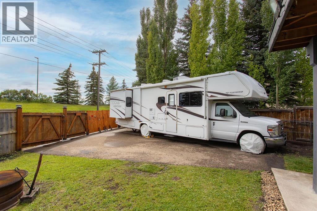 Photo 50 of 131 Isherwood Close, Red Deer AB