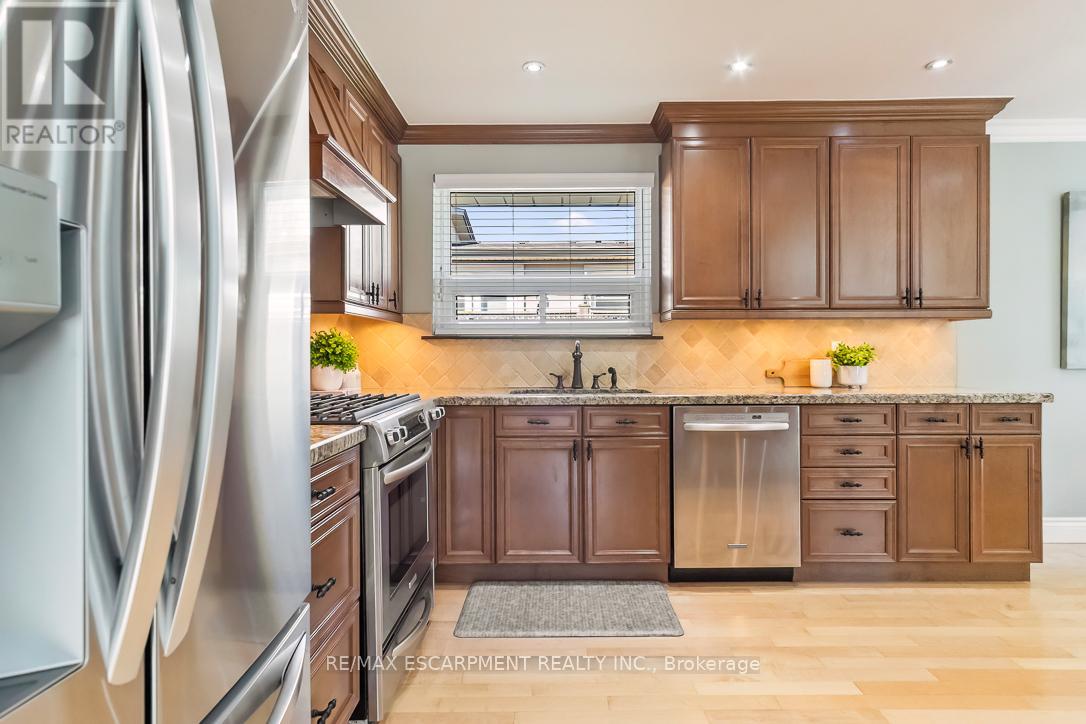 Photo 15 of 1257 Hillview Crescent, Oakville ON