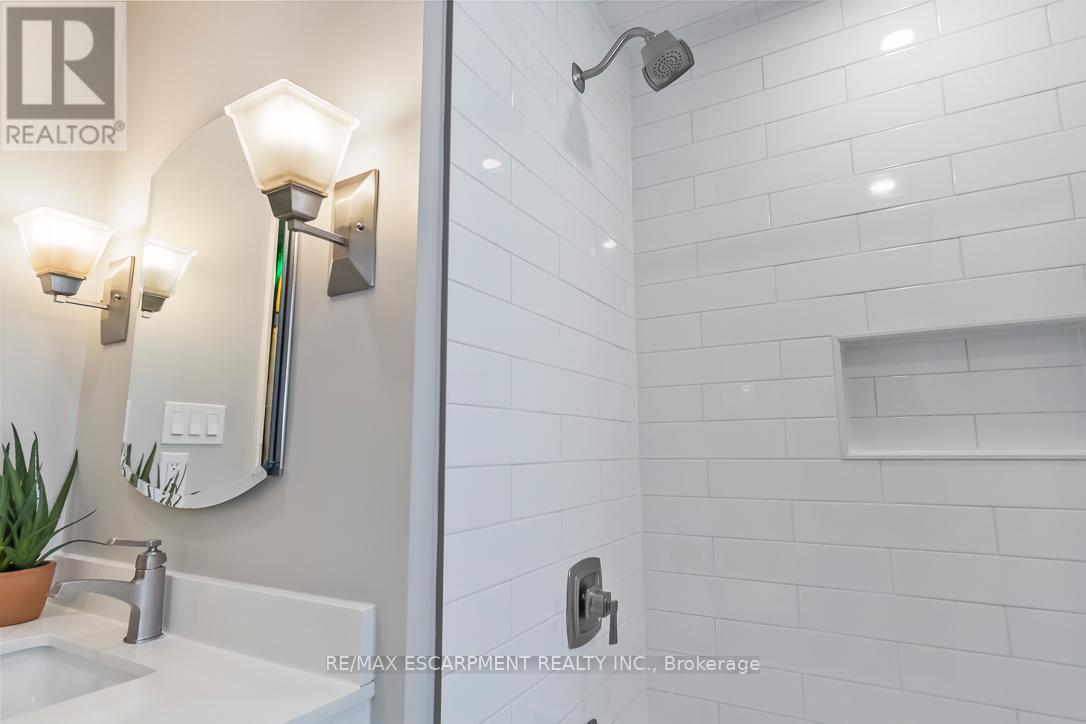 Photo 23 of 1257 Hillview Crescent, Oakville ON