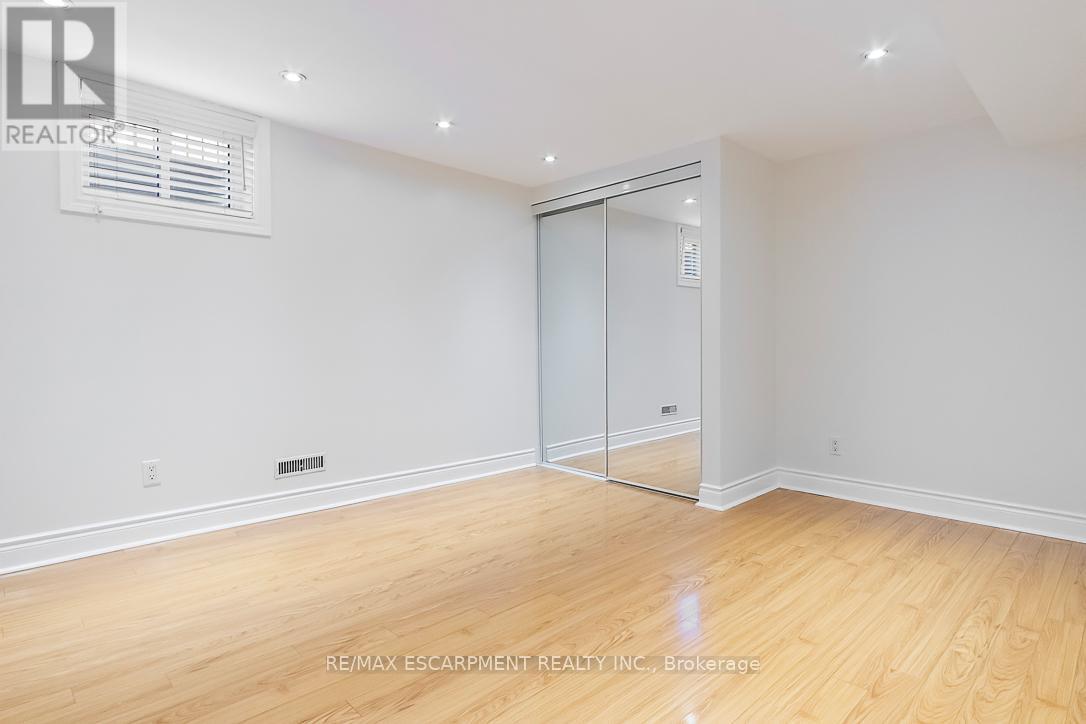Photo 32 of 1257 Hillview Crescent, Oakville ON