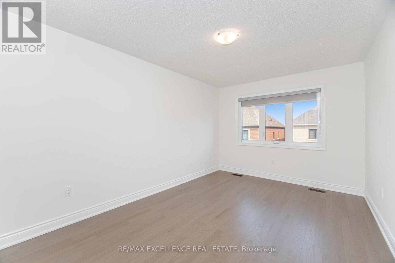 Photo 34 of 85 Bermondsey Way, Brampton ON