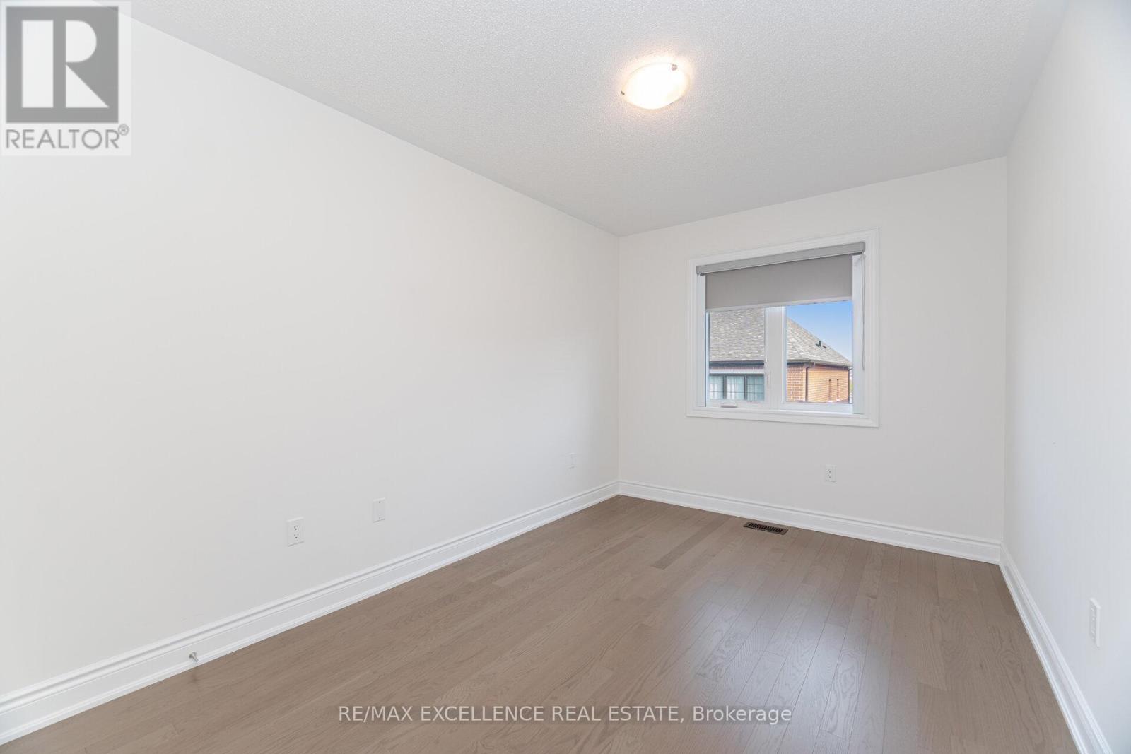 Photo 4 of 85 Bermondsey Way, Brampton ON