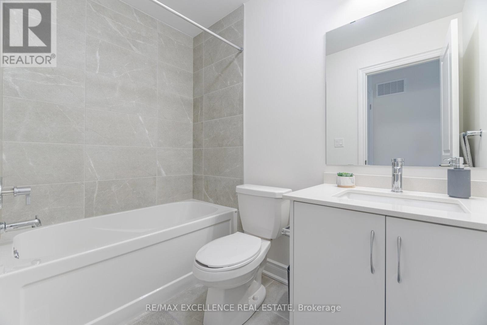 Photo 32 of 85 Bermondsey Way, Brampton ON