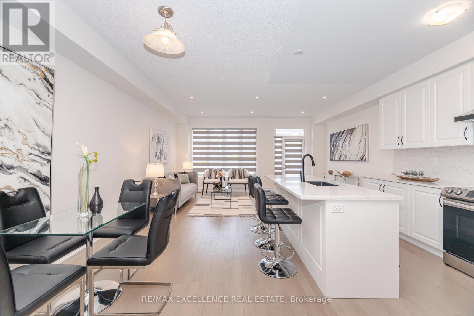 Photo 5 of 85 Bermondsey Way, Brampton ON