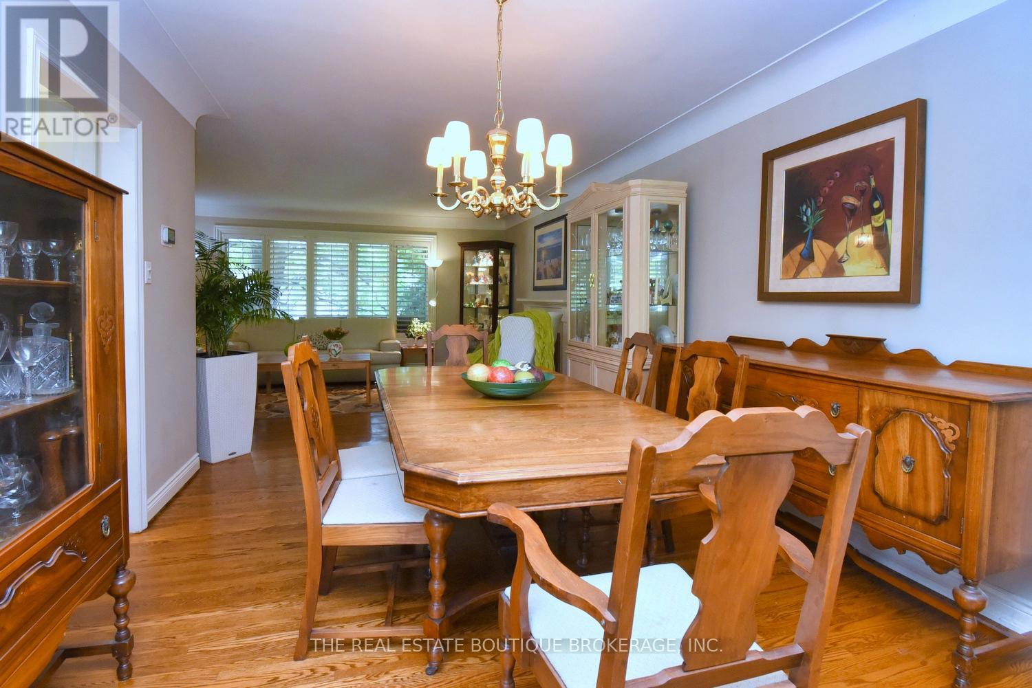 Photo 14 of 4131 Lorraine Crescent, Burlington ON
