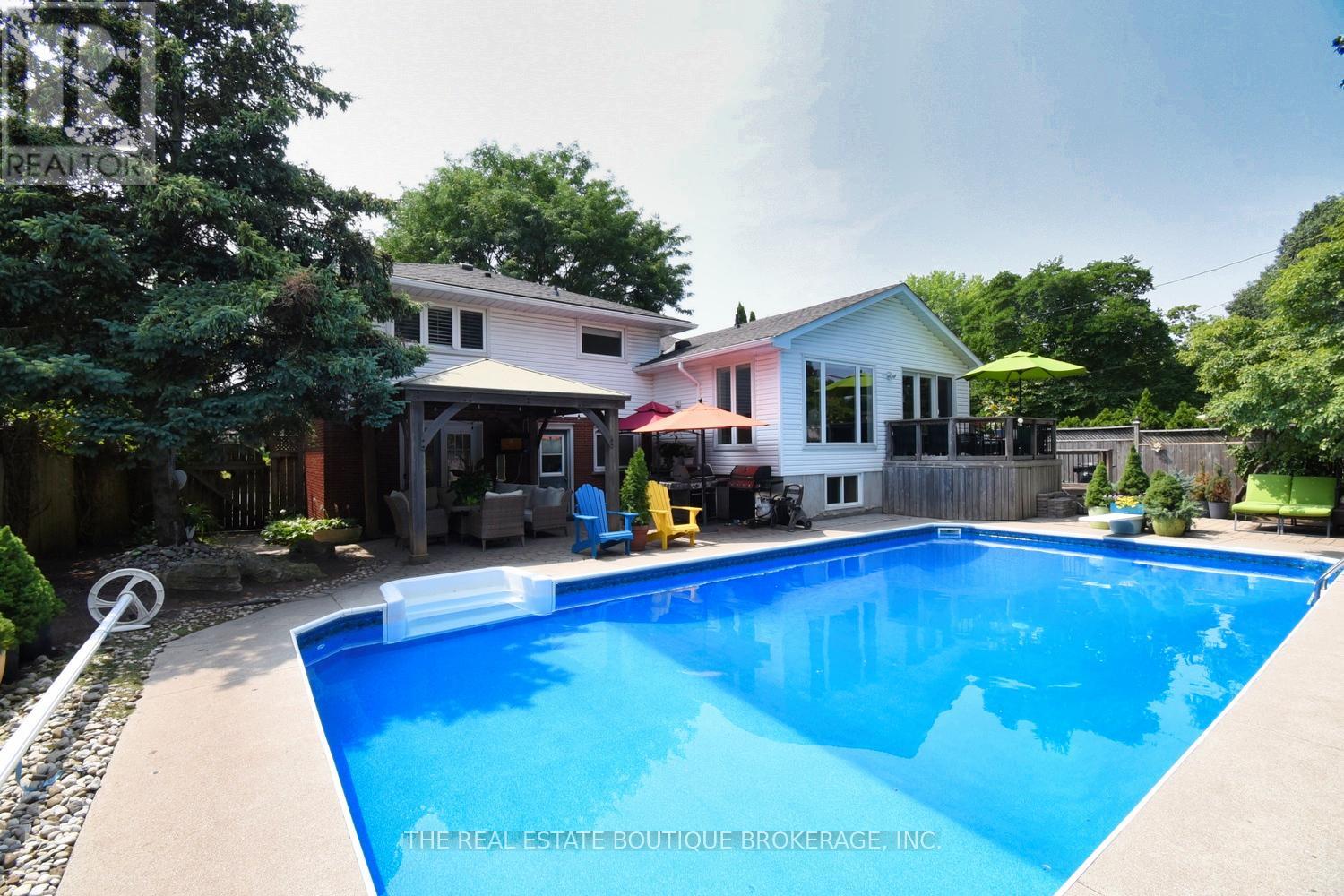 Photo 35 of 4131 Lorraine Crescent, Burlington ON